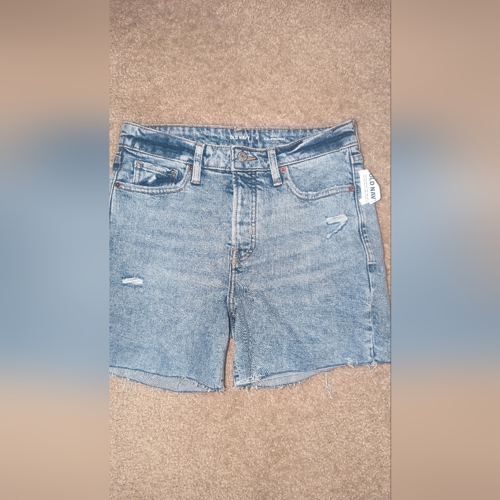 NWT, Old Navy, OG, raw hem, high-rise, straight denim shorts- distressed-size 6